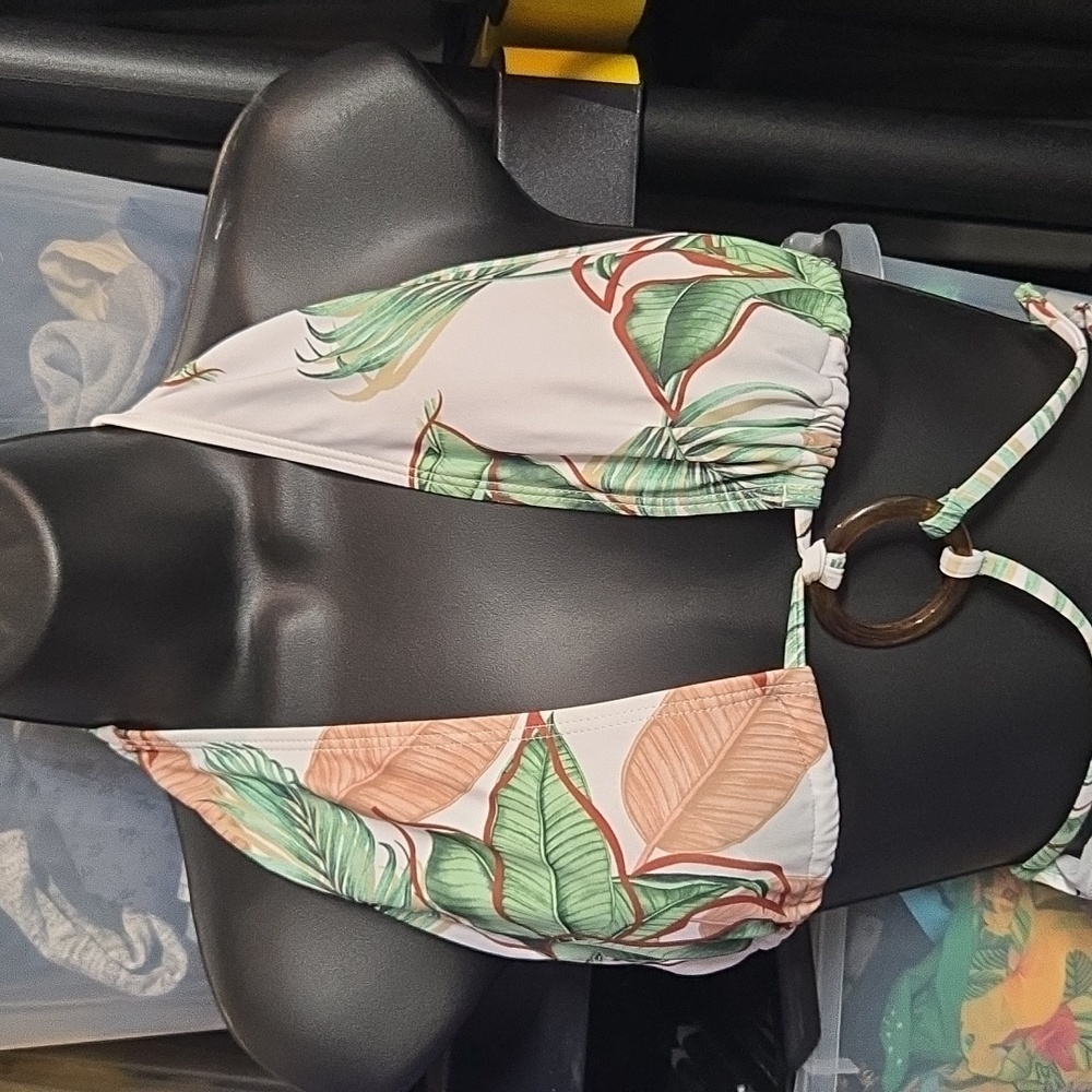 Green Peach‎ White Tropical Leaf Halter Bikini Set with Mesh Sarong